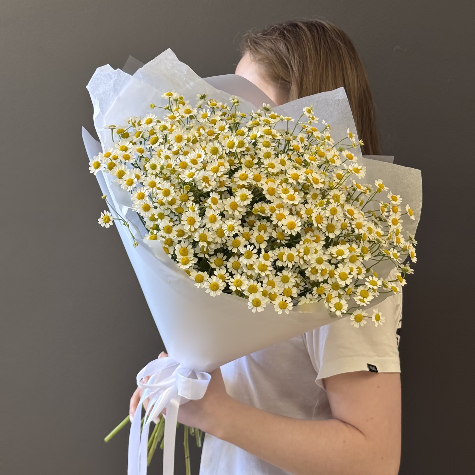 Букет из 15 ромашек «Солнечное настроение» — THE ÁME Flowers