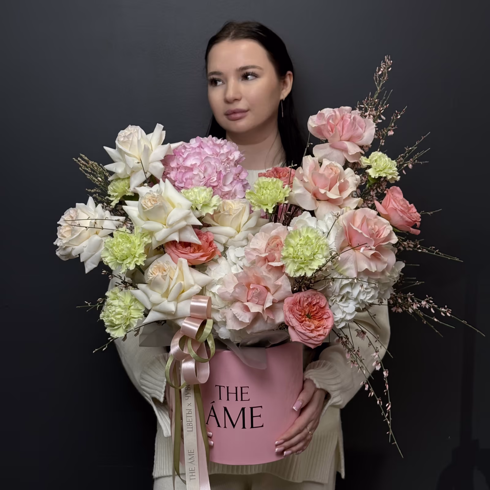 Коробка с цветами «Латте с маршмэллоу» — THE ÁME Flowers