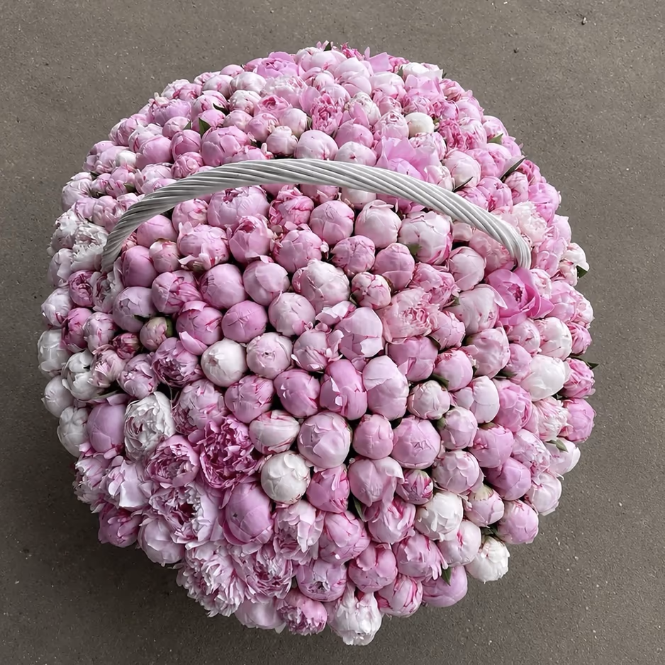 251 пион в корзине — THE ÁME Flowers
