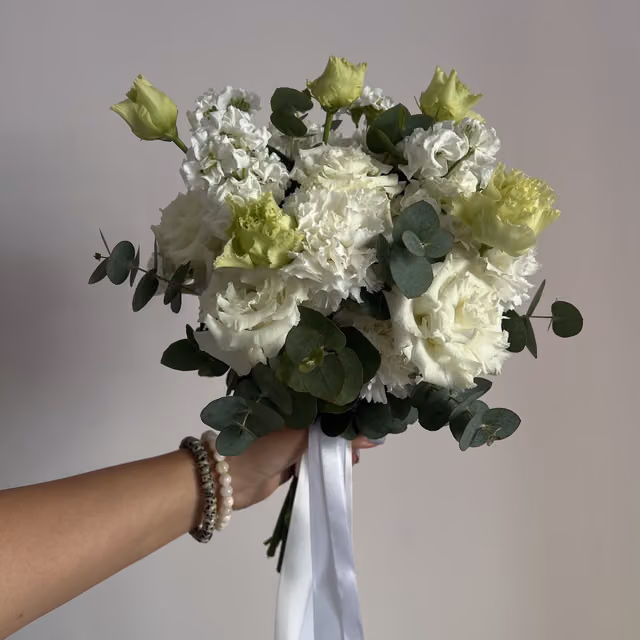 Букет невесты из эустомы и маттиолы — THE ÁME Flowers