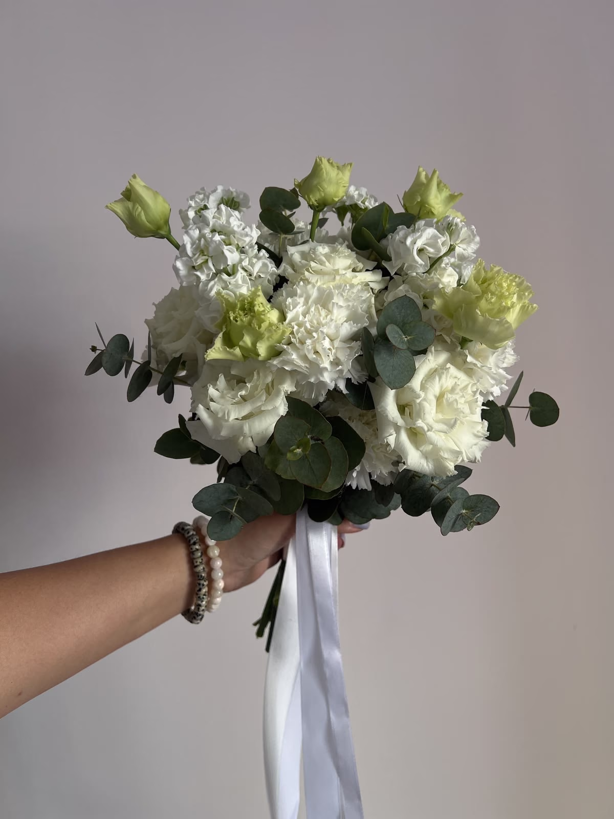 Букет невесты из эустомы и маттиолы — THE ÁME Flowers
