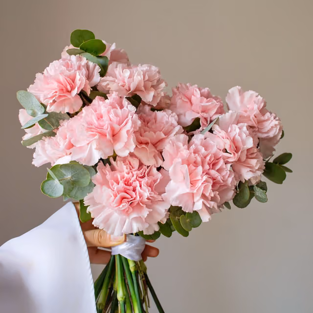 Букет невесты из розовых гвоздик — THE ÁME Flowers