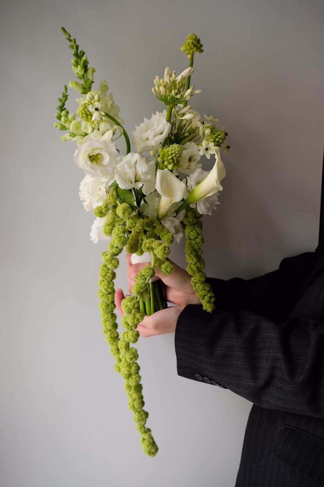 Свадебный букет с амарантом, каллой, орнитогалумом и эустомой — THE ÁME Flowers