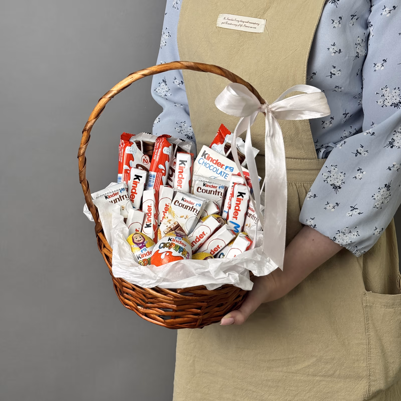 Подарочная корзина Kinder «Сладкое счастье» — THE ÁME Flowers