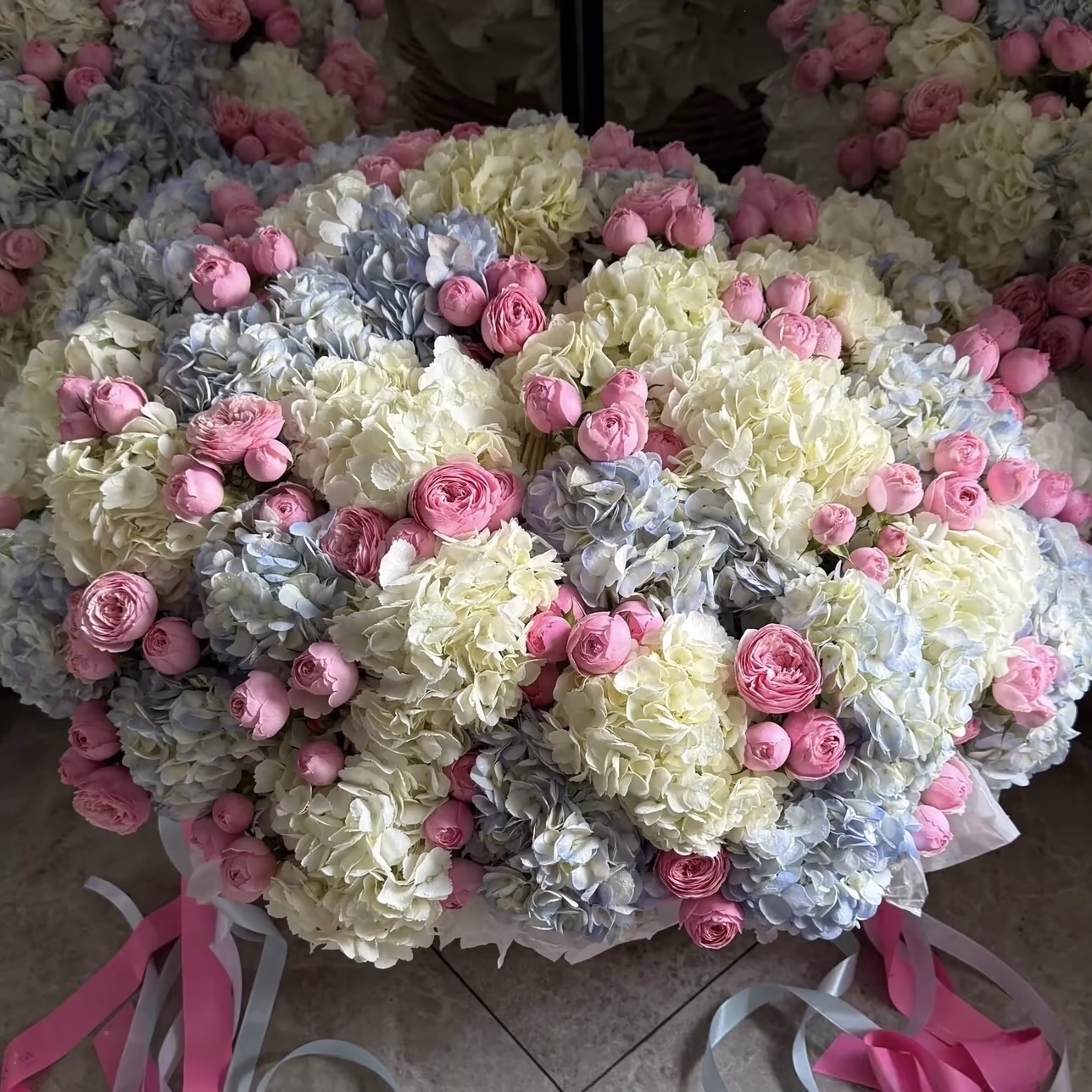 Цветы в корзине «Письмо в пастельных тонах» — THE ÁME Flowers