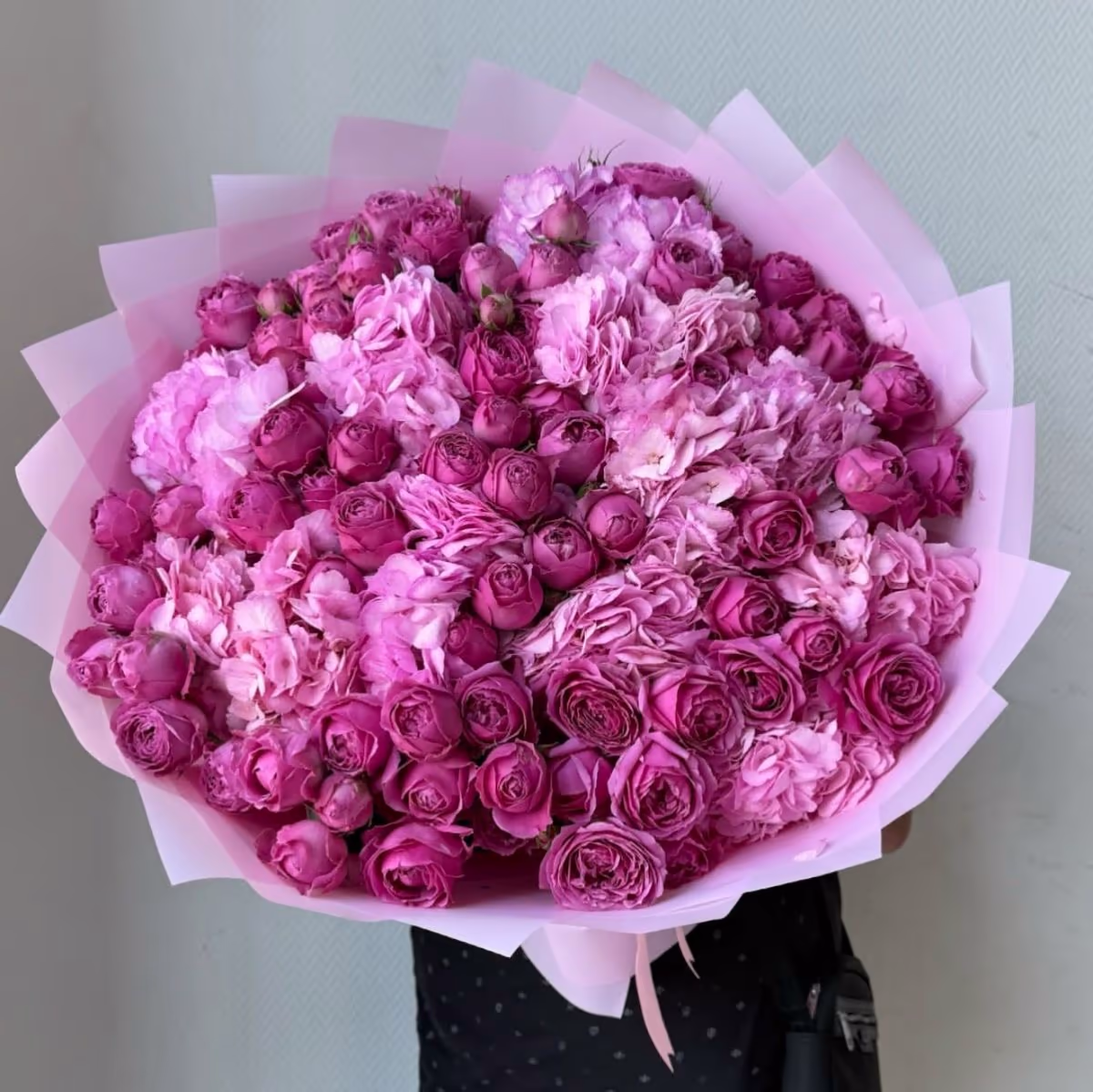Авторский букет «Ягодное облако» — THE ÁME Flowers