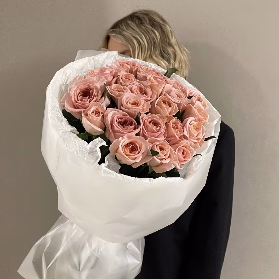 Монобукет из 25 роз Лондон Ай — THE ÁME Flowers