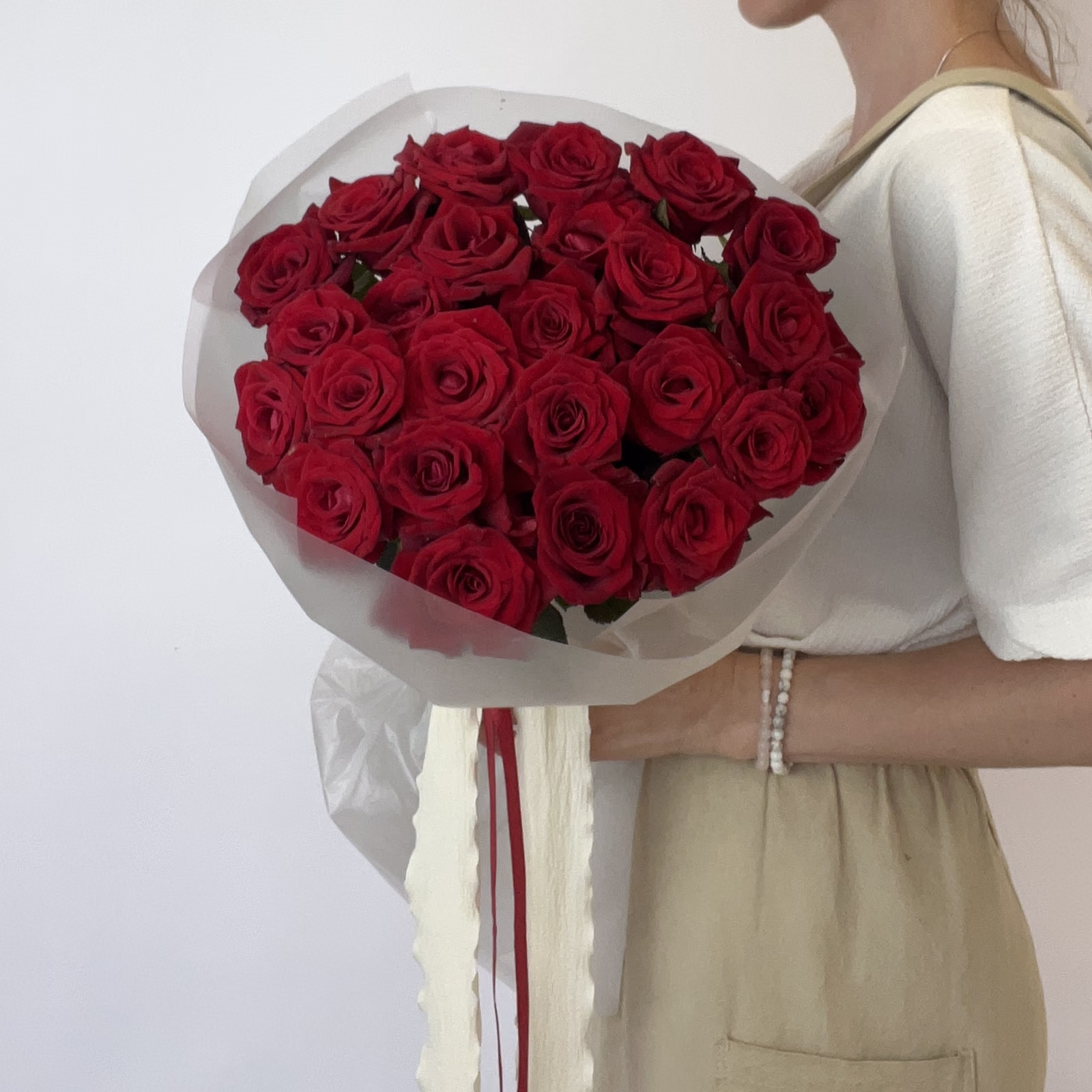 Монобукет из 25 красных роз «Классика любви» — THE ÁME Flowers