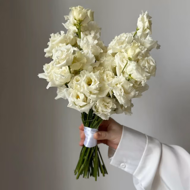 Букет невесты из белой эустомы — THE ÁME Flowers