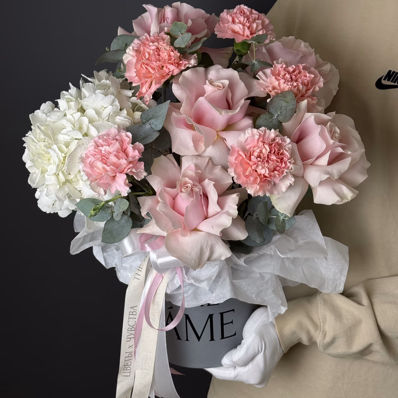 Коробка с цветами «Тихая нежность» — THE ÁME Flowers