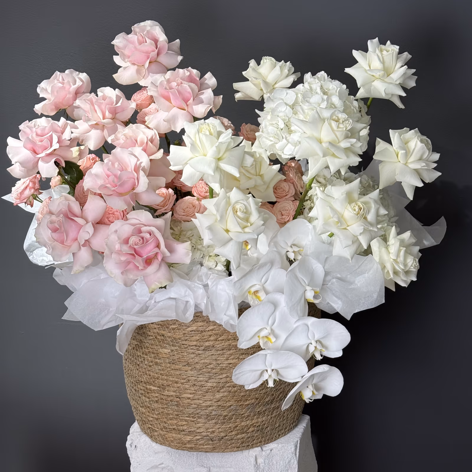 Цветы в корзине «Дыхание нимфы» — THE ÁME Flowers