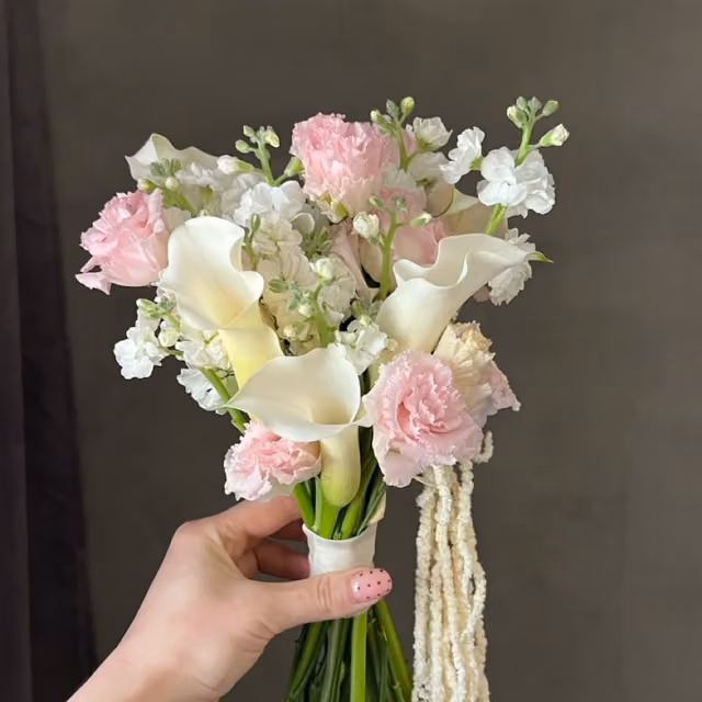 Нежный свадебный букет с каллами — THE ÁME Flowers