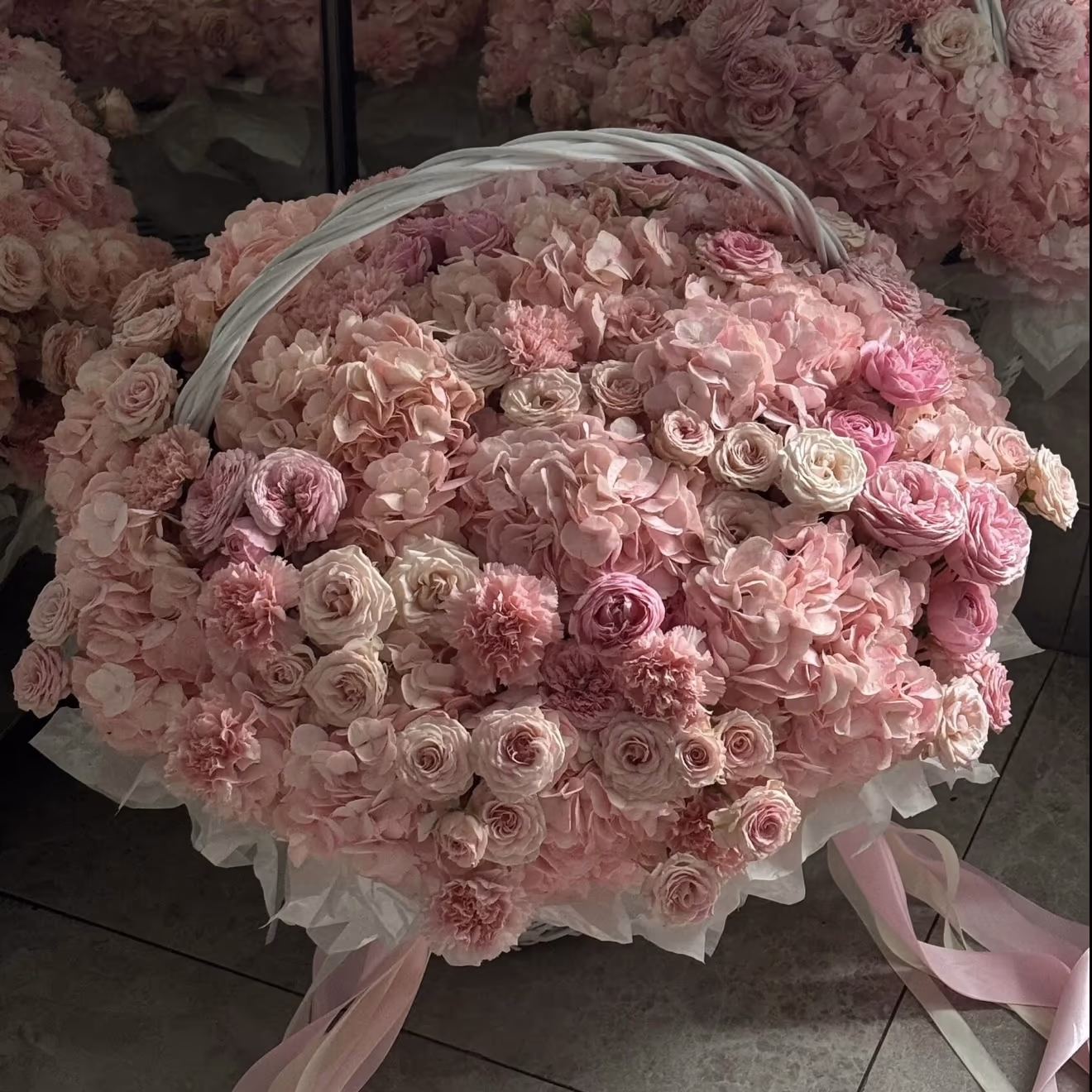 Цветы в корзине «Розовое признание» — THE ÁME Flowers