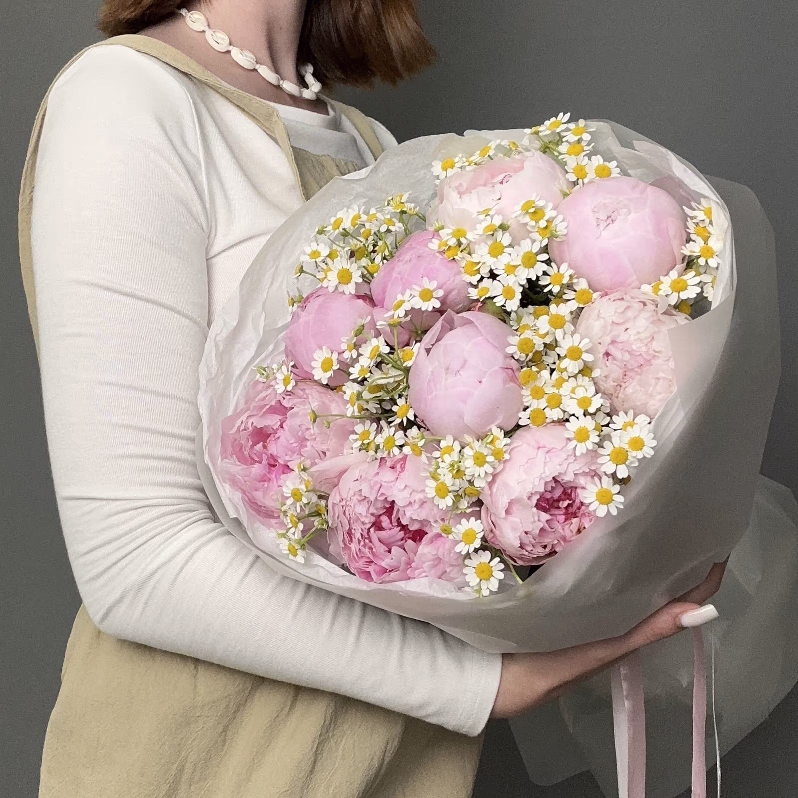 Букет из Пионов и Ромашки «S» — THE ÁME Flowers