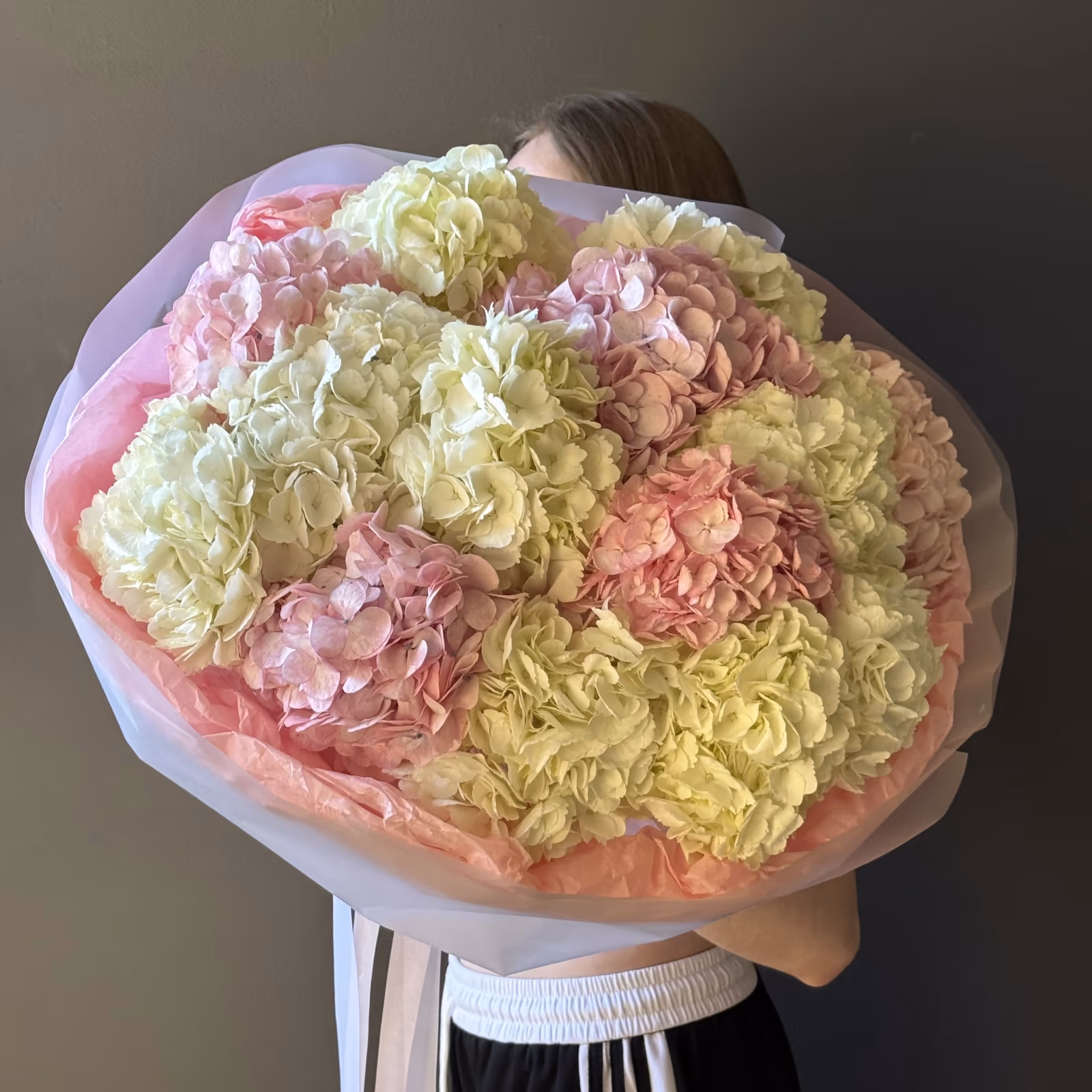 Монобукет из гортензий 15шт — THE ÁME Flowers