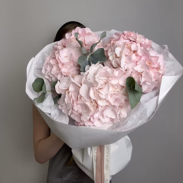 Монобукет из 3 гортензий «Нежное облако» — THE ÁME Flowers