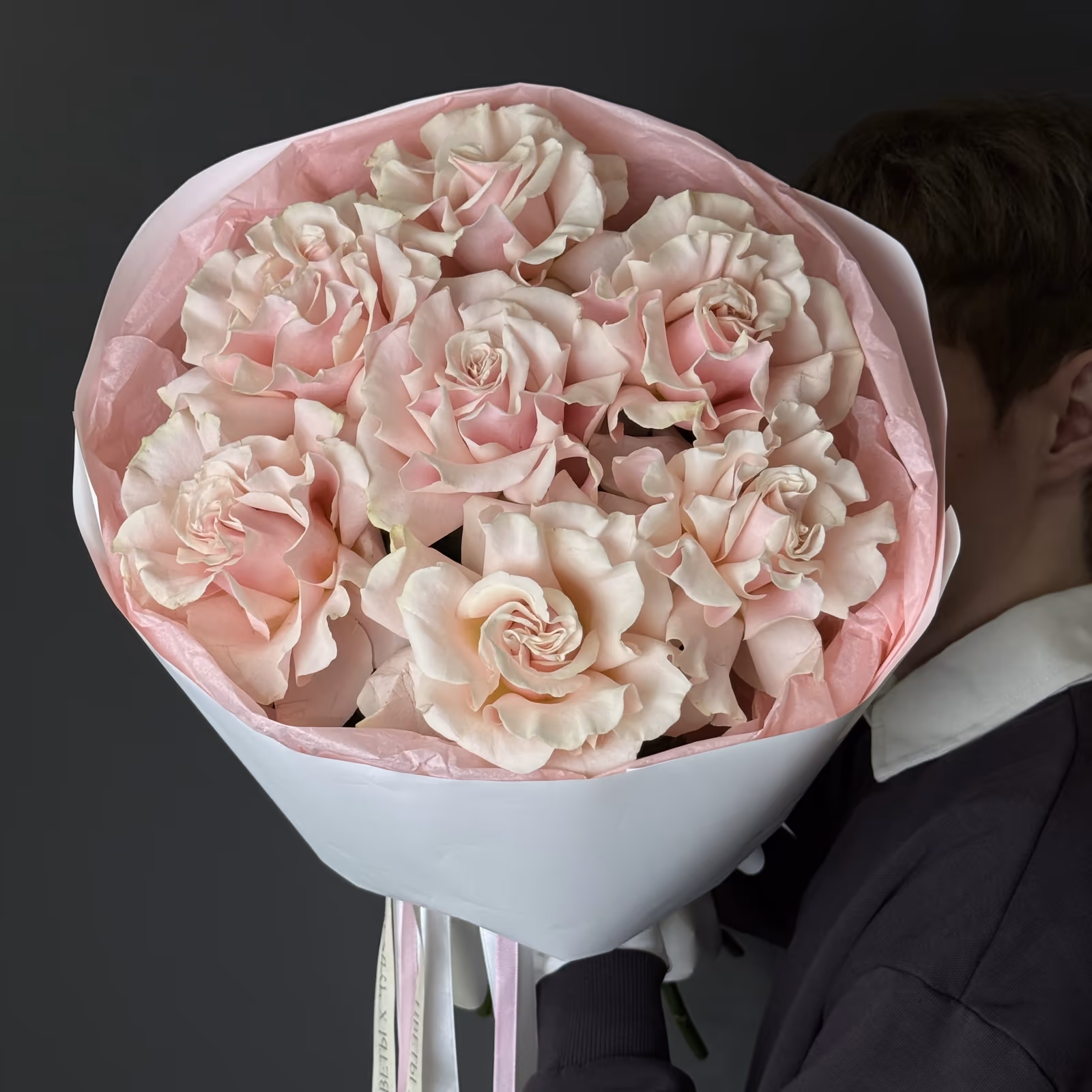 Монобукет из французских роз — THE ÁME Flowers